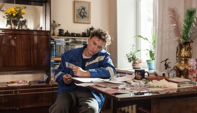 Окна «плачут», а батареи ещё холодные: как не дать плесени поселиться в квартире до отопления